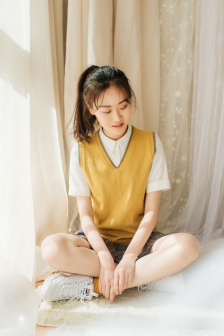 美女扒开尿口让男人桶
